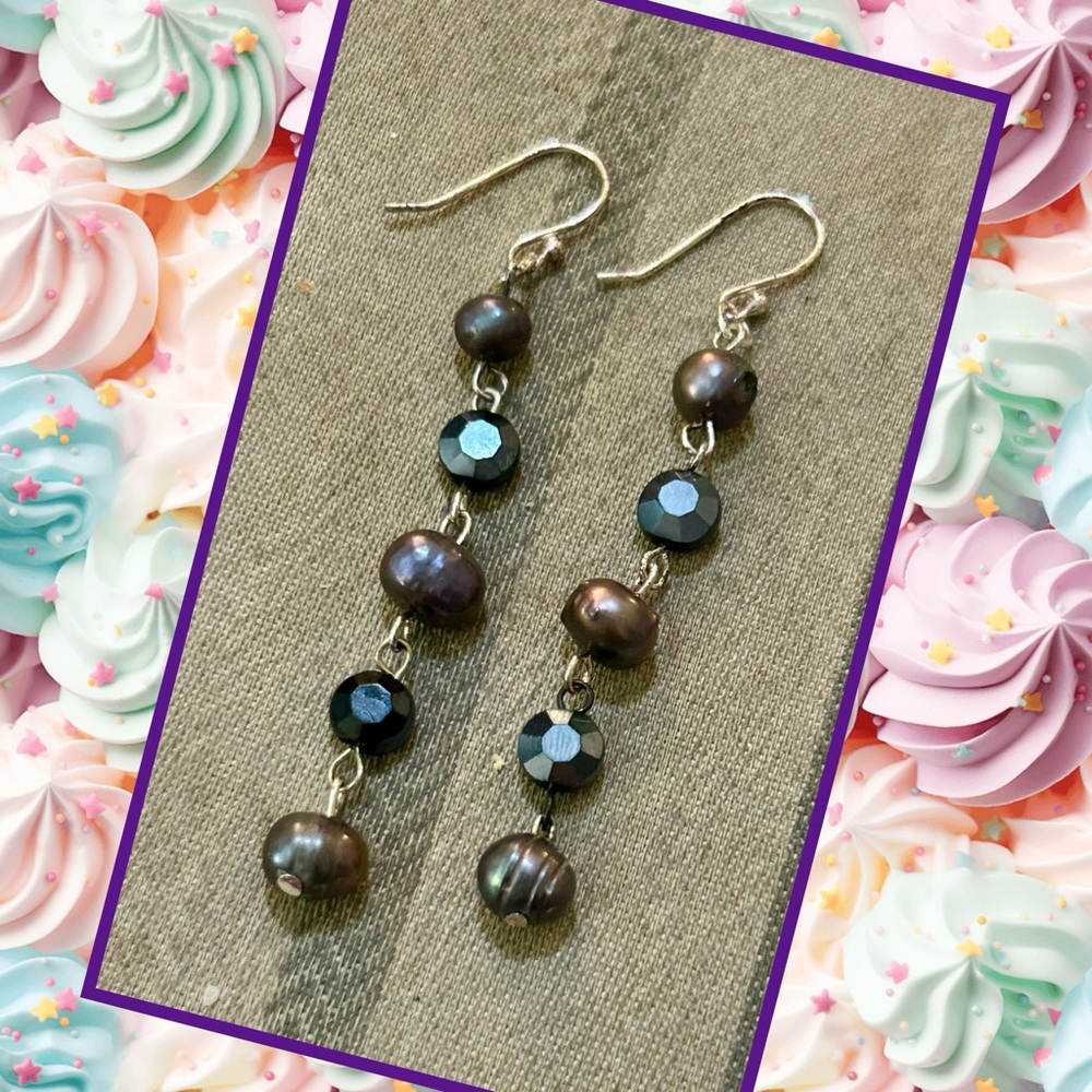 Elegant pearl and faceted bead Dangle Earrings